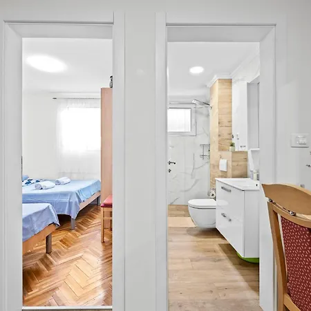 Cozy In Zaboric-brodarica דירה