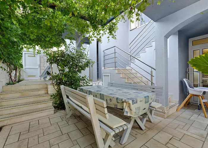 Apartment Cozy In Zaboric-brodarica