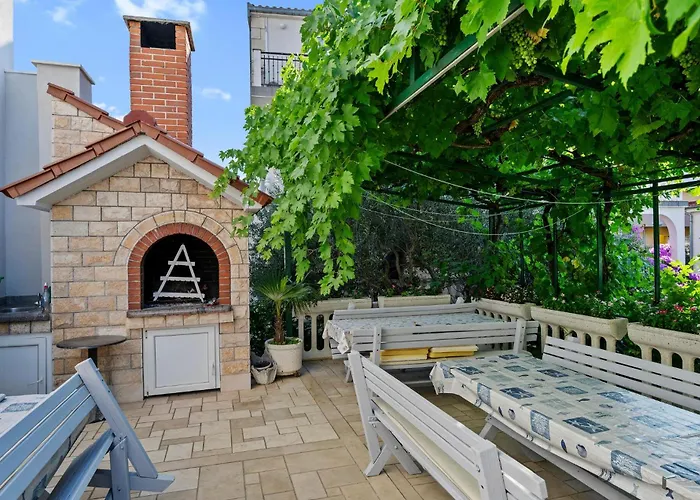 Apartment Cozy In Zaboric-brodarica Zaboric